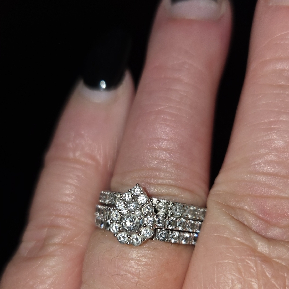 Sparkling Silver Cluster Ring